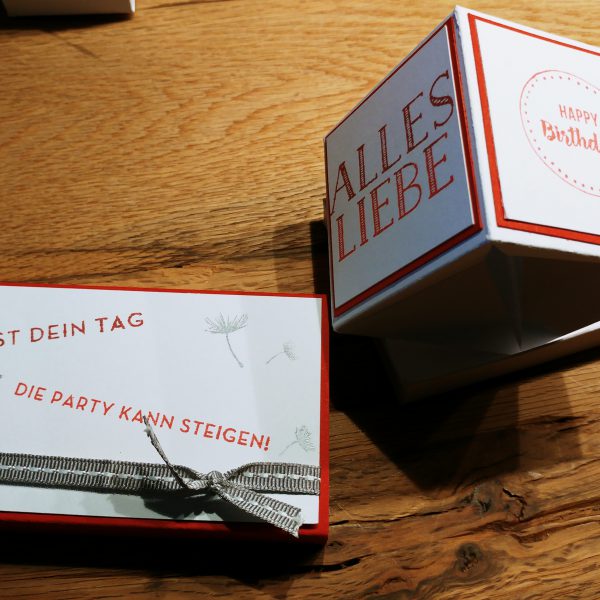 Box mit Springwürfel