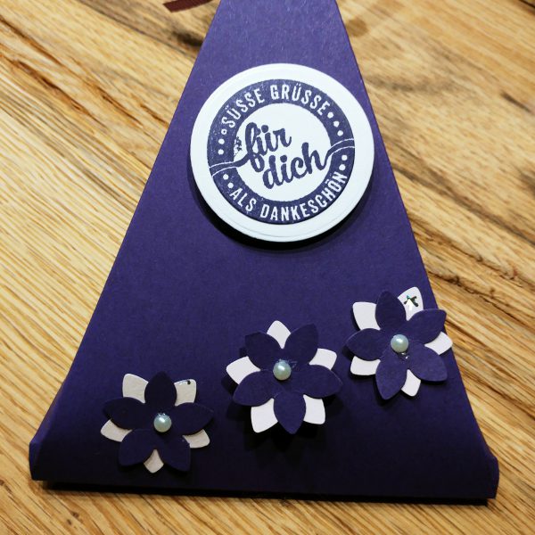 Dreiecksbox für Süßigkeiten