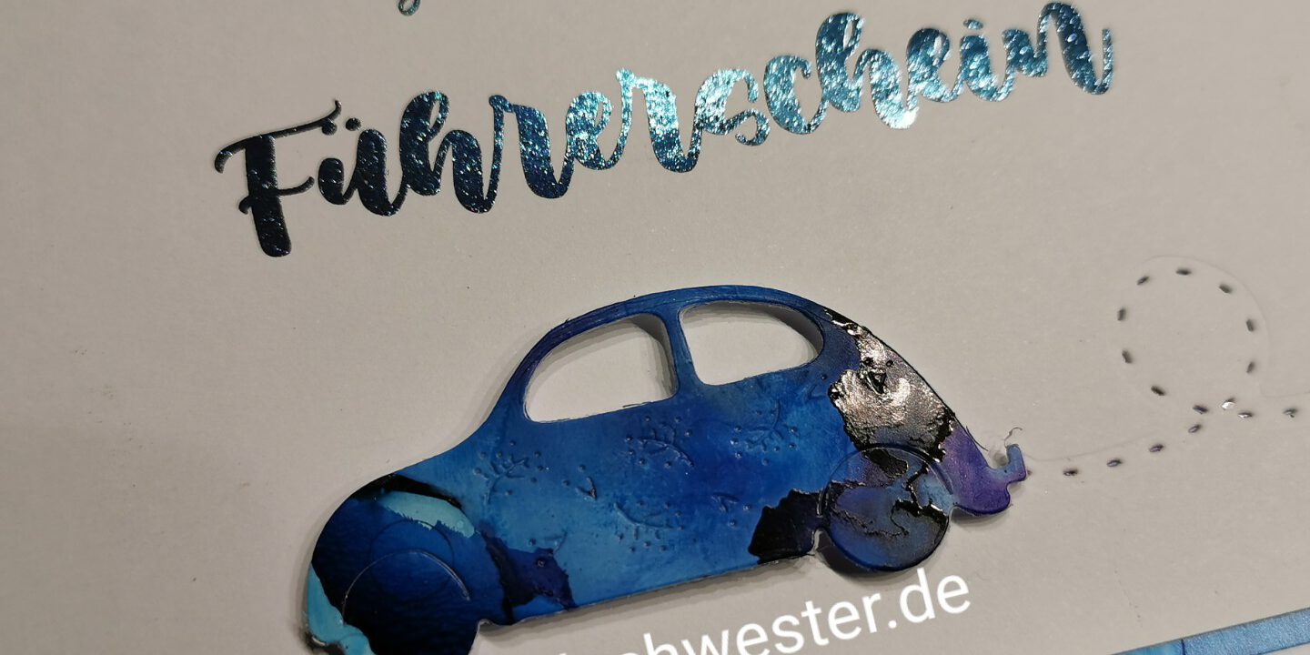 Führerschein_blau_blaues Auto (2